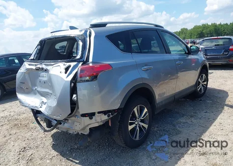 2017 Toyota Rav4 Xle z USA, uszkodzony, nr VIN 2T3RFREV5HW656166